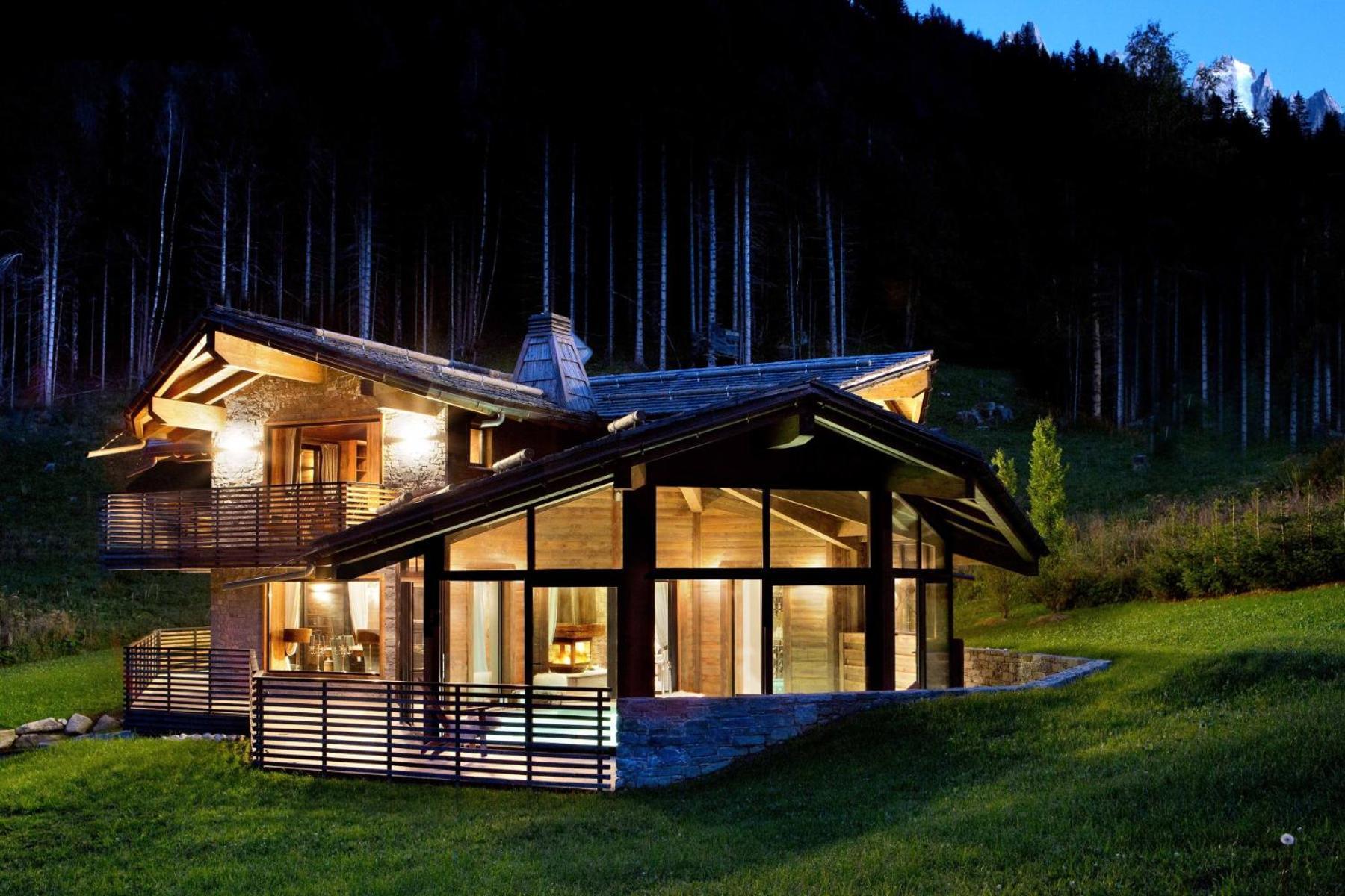Alta Villa
